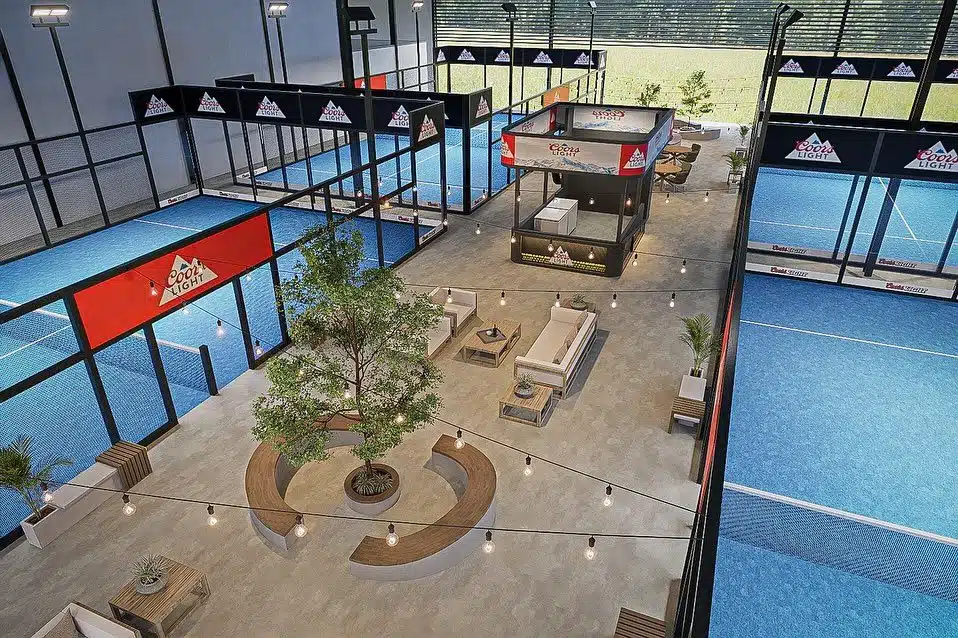 desain lapangan padel indoor