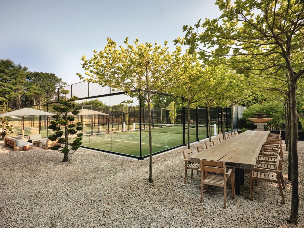 lapangan padel resort