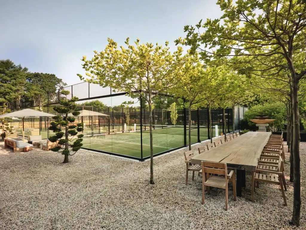 lapangan padel resort