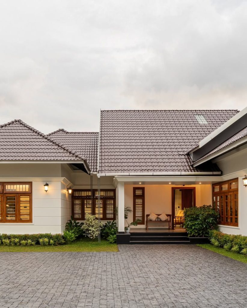 rumah Jawa kontemporer atap limasan