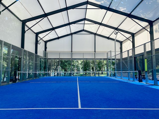 desain lapangan padel