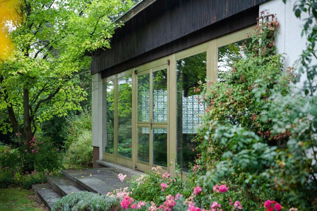 kolam renang rumah mewah