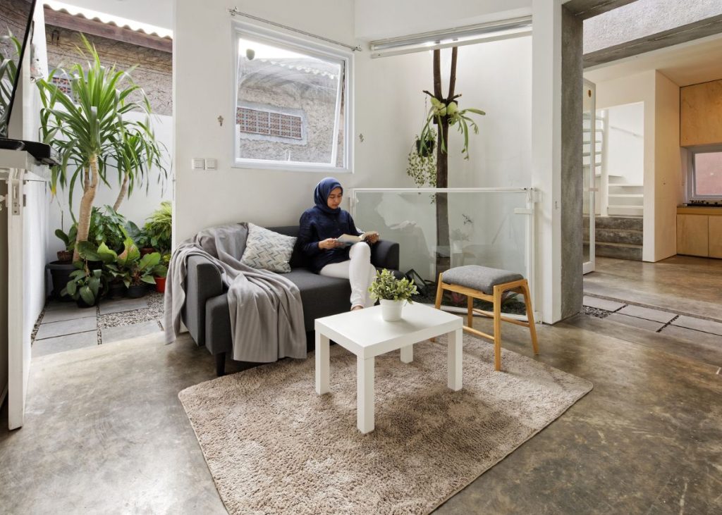 ventilasi alami di rumah sempit