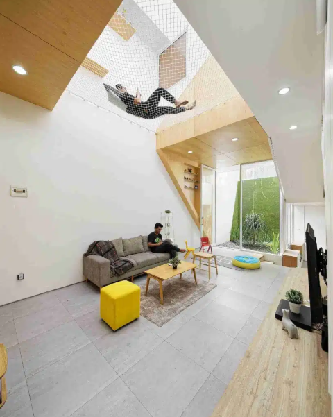 Penerapan tata ruang rumah minimalis di Trow House